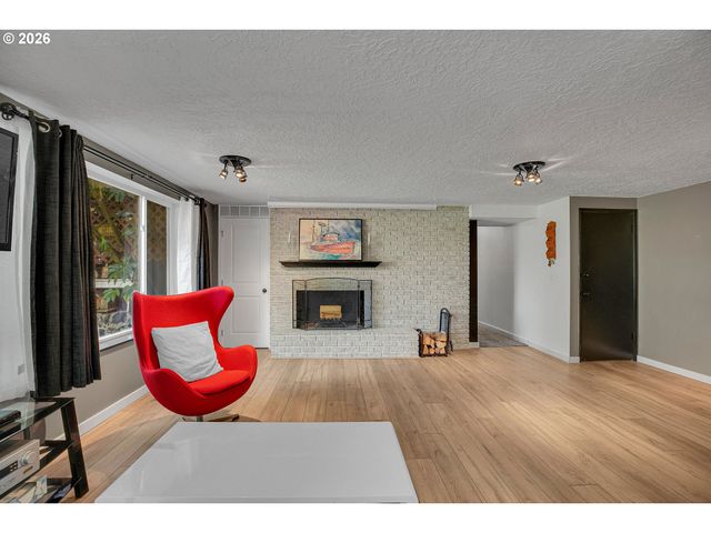 107 GLENWOOD Ct, Oregon City, OR 97045