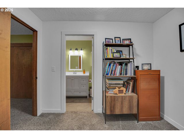 107 GLENWOOD Ct, Oregon City, OR 97045