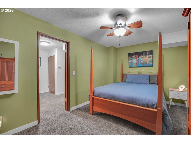 107 GLENWOOD Ct, Oregon City, OR 97045