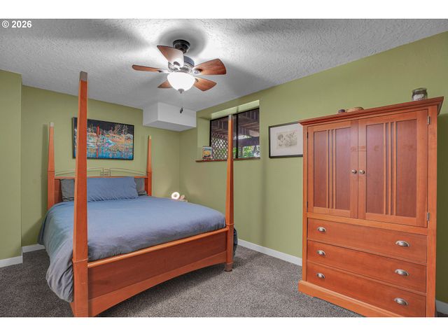 107 GLENWOOD Ct, Oregon City, OR 97045