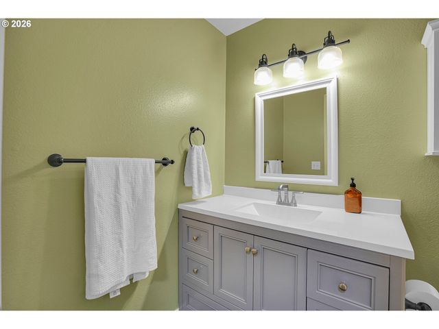 107 GLENWOOD Ct, Oregon City, OR 97045