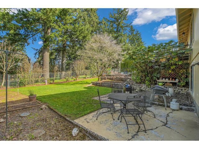 107 GLENWOOD Ct, Oregon City, OR 97045