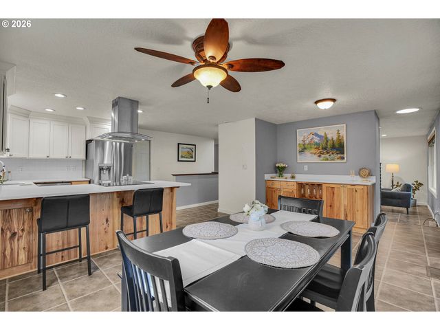 107 GLENWOOD Ct, Oregon City, OR 97045