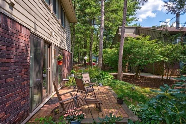 522 Tumbling Hawk 522, Acton, MA 01718