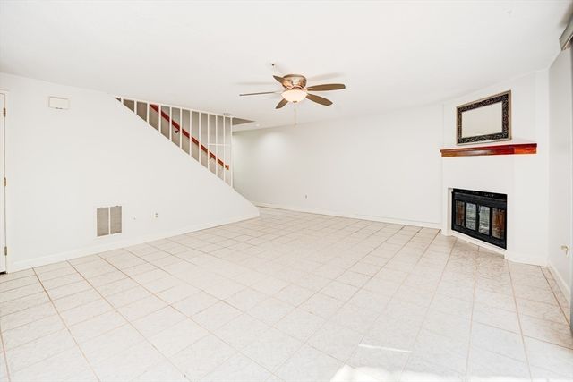 522 Tumbling Hawk 522, Acton, MA 01718