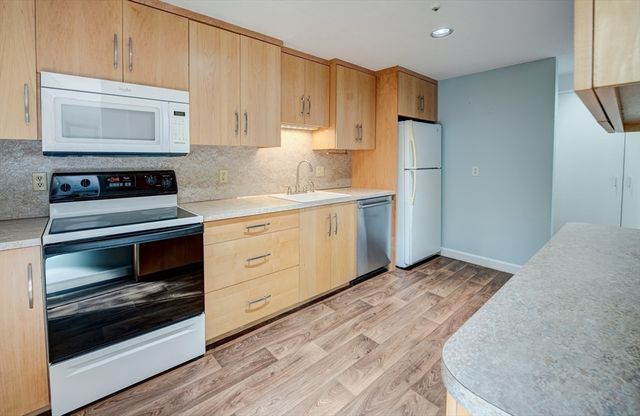 522 Tumbling Hawk 522, Acton, MA 01718