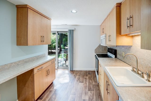 522 Tumbling Hawk 522, Acton, MA 01718