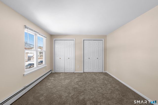 35 Woodlawn Avenue, Ansonia, CT 06401