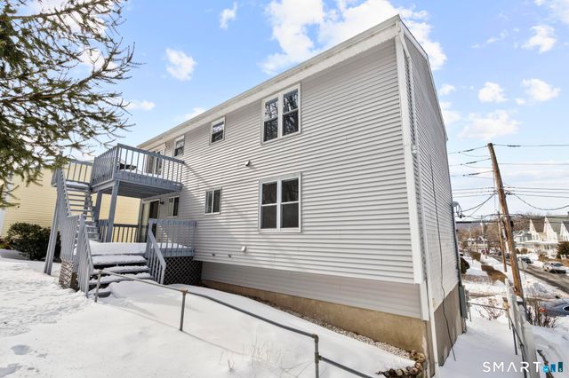 35 Woodlawn Avenue, Ansonia, CT 06401