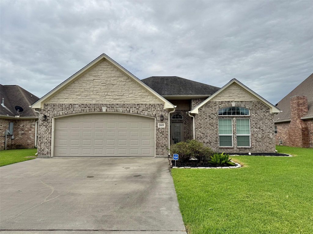 2805 Terrace Avenue, Groves, TX 77619