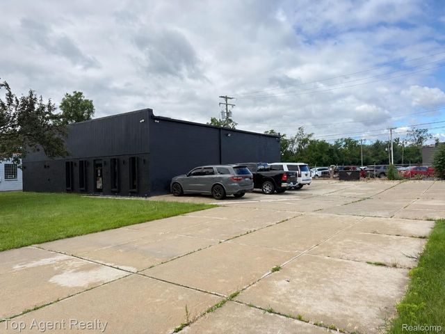 2873 Daley Drive, Troy, MI 48083