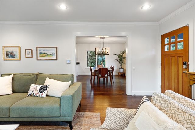 347 29th Avenue, Seattle, WA 98122