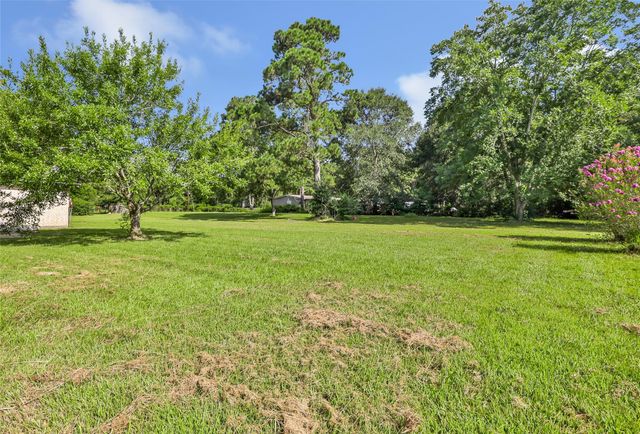 346 County Road 2270, Cleveland, TX 77327