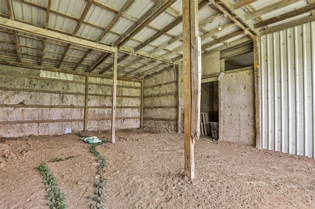 346 County Road 2270, Cleveland, TX 77327