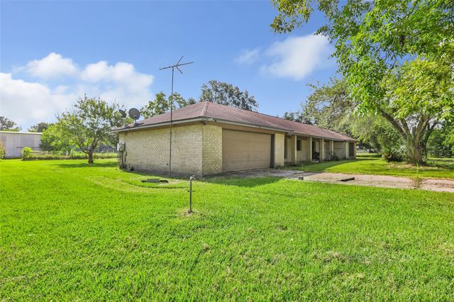 346 County Road 2270, Cleveland, TX 77327
