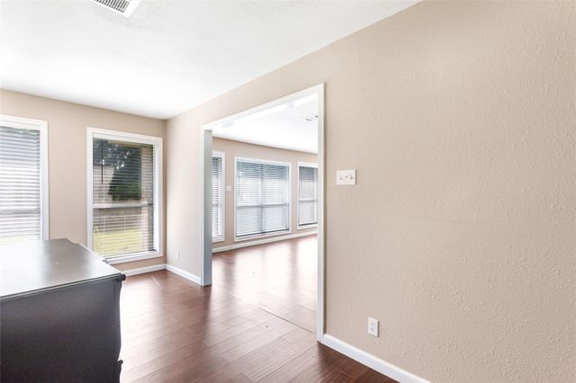 346 County Road 2270, Cleveland, TX 77327