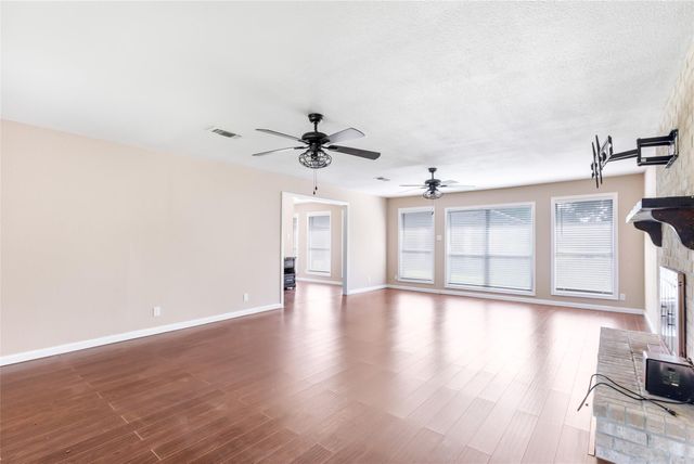 346 County Road 2270, Cleveland, TX 77327