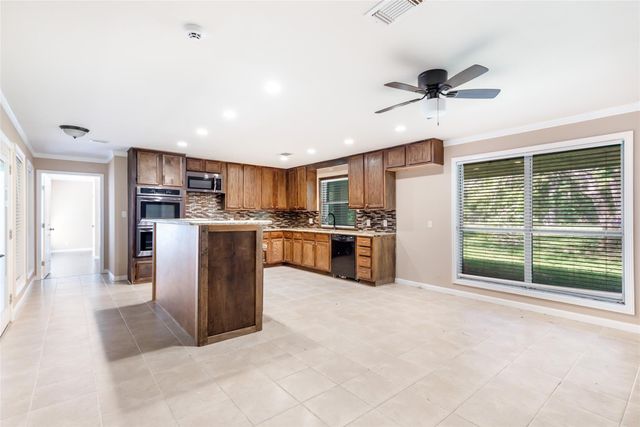 346 County Road 2270, Cleveland, TX 77327