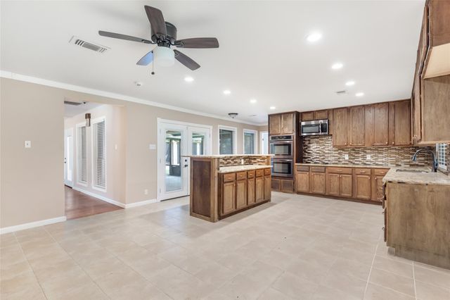 346 County Road 2270, Cleveland, TX 77327