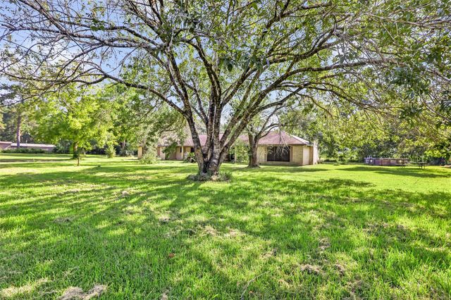 346 County Road 2270, Cleveland, TX 77327