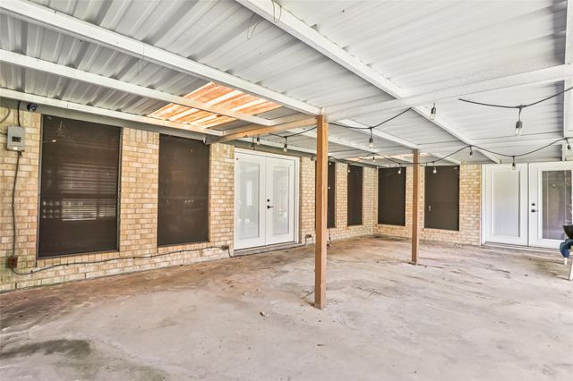 346 County Road 2270, Cleveland, TX 77327