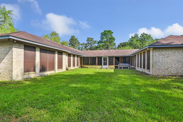 346 County Road 2270, Cleveland, TX 77327