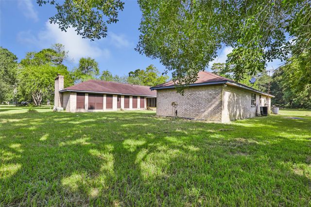 346 County Road 2270, Cleveland, TX 77327