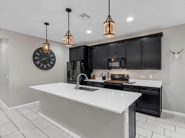 10857 W Sarabella Drive, Marana, AZ 85653