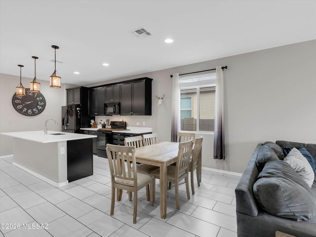 10857 W Sarabella Drive, Marana, AZ 85653