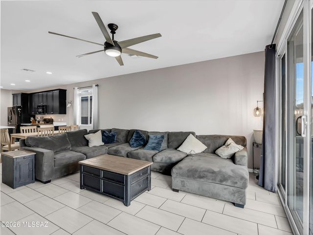 10857 W Sarabella Drive, Marana, AZ 85653