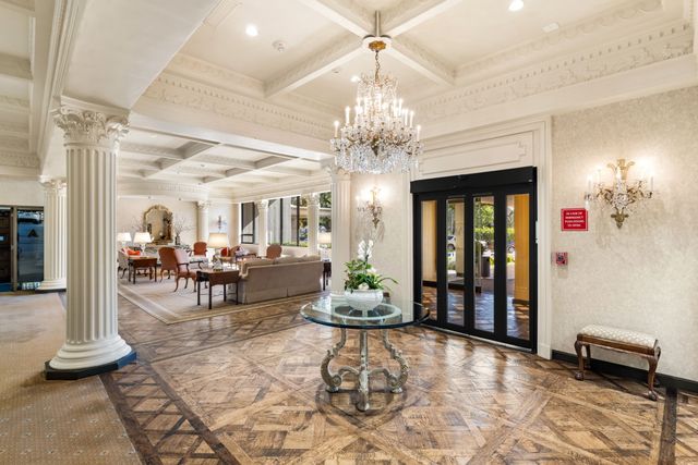 6335 W Northwest Highway 2015, Dallas, TX 75225