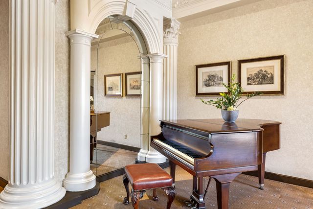 6335 W Northwest Highway 2015, Dallas, TX 75225