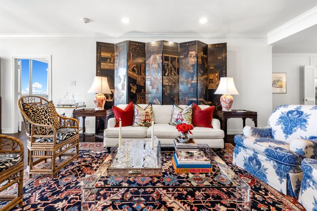 6335 W Northwest Highway 2015, Dallas, TX 75225