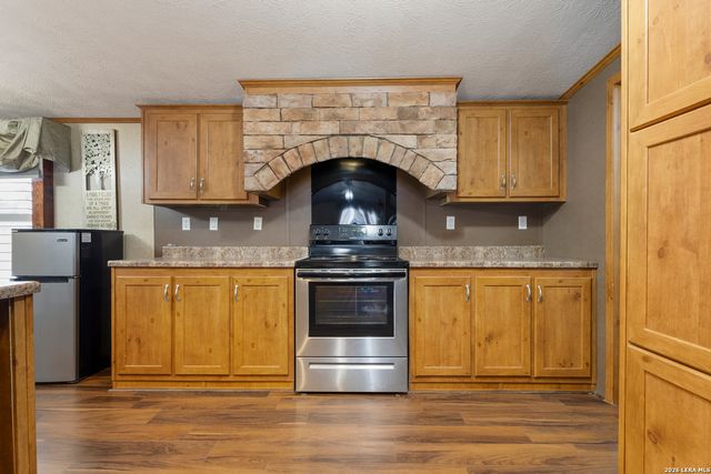 494 County Road 4638, Hondo, TX 78861