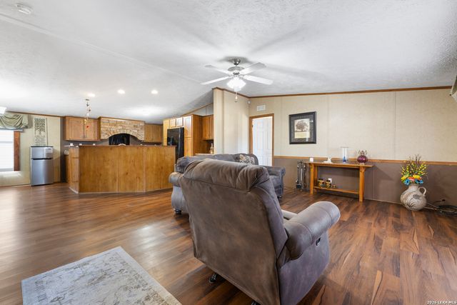 494 County Road 4638, Hondo, TX 78861