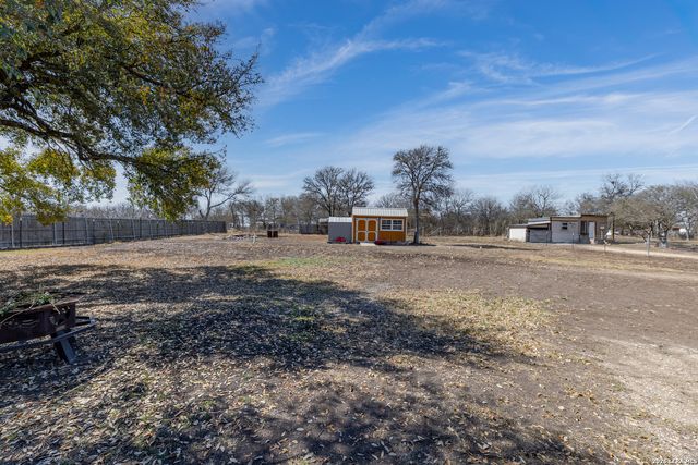 494 County Road 4638, Hondo, TX 78861