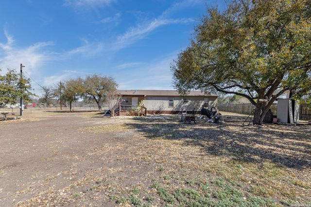 494 County Road 4638, Hondo, TX 78861