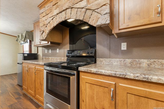 494 County Road 4638, Hondo, TX 78861