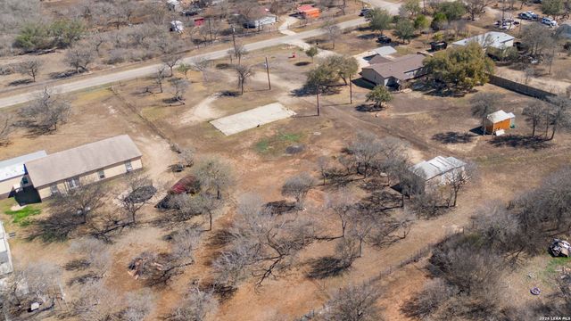 494 County Road 4638, Hondo, TX 78861