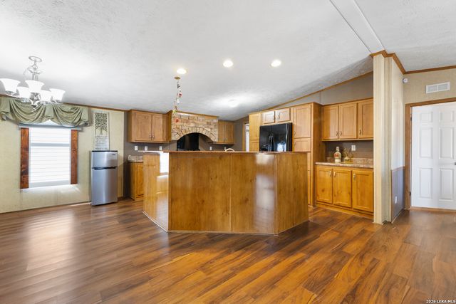 494 County Road 4638, Hondo, TX 78861