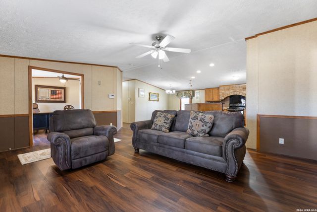 494 County Road 4638, Hondo, TX 78861