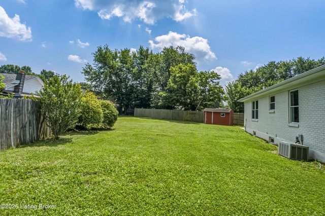 128 Gofton Ct, Louisville, KY 40229