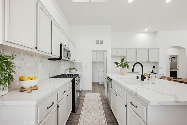 891 E Cottonwood Street, Ontario, CA 91761
