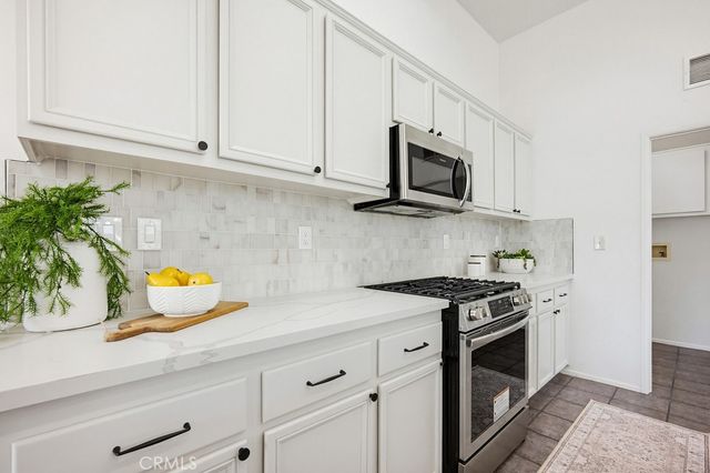 891 E Cottonwood Street, Ontario, CA 91761