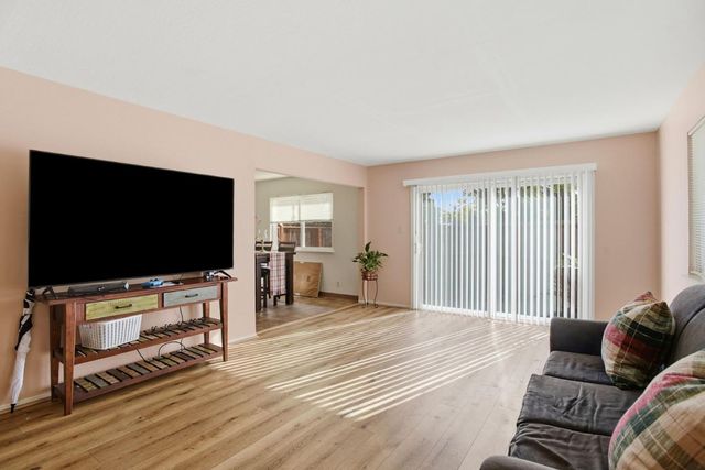 503 W Fox Court, Redwood City, CA 94061