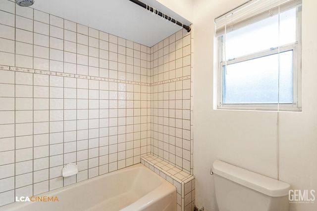 7712 Jensen Avenue, Bakersfield, CA 93308