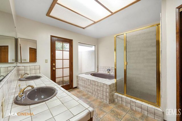 7712 Jensen Avenue, Bakersfield, CA 93308