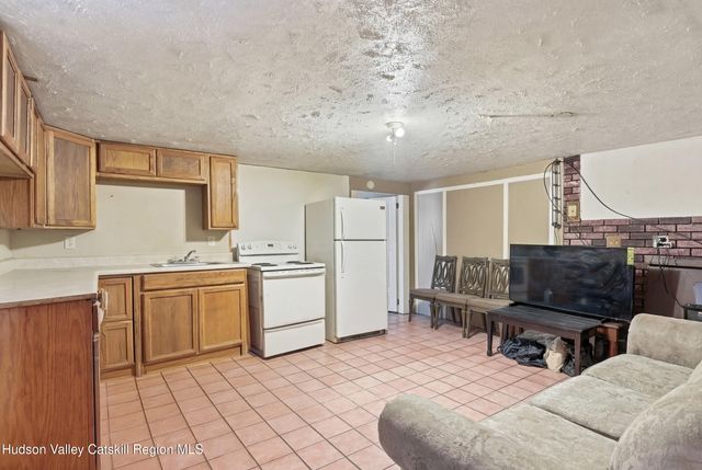 5562 New York 9g, Livingston, NY 12534