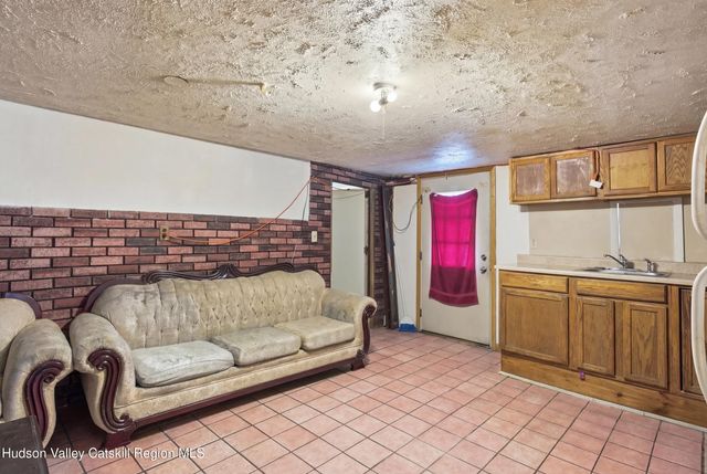 5562 New York 9g, Livingston, NY 12534