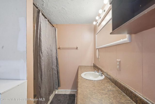 5562 New York 9g, Livingston, NY 12534